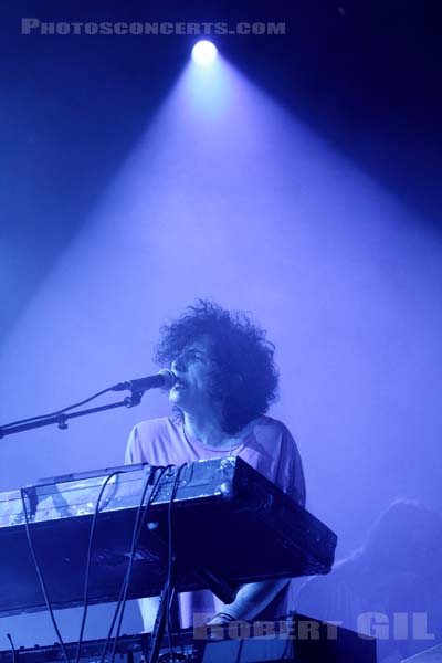 YOUTH LAGOON - 2013-11-02 - PARIS - Grande Halle de La Villette - 